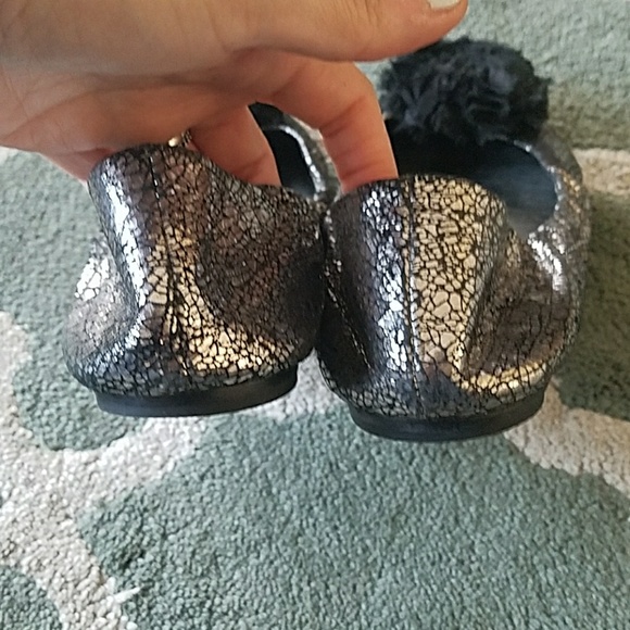 💋SOLD TORY BURCH Silver Flats Sz 8 1/2 - Picture 5 of 6